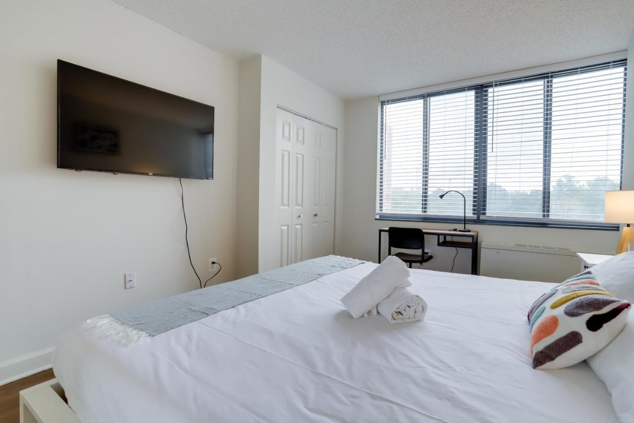 Modern & Charming Apt With Rooftop @Pentagon City Arlington Exterior photo